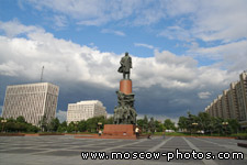 �������� ����� monument